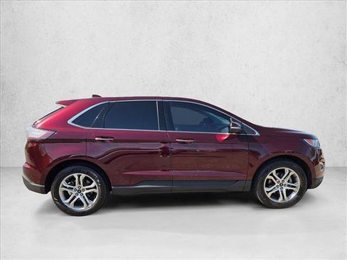 Used 2017 Ford Edge Titanium w/ Technology Package FWD image 4