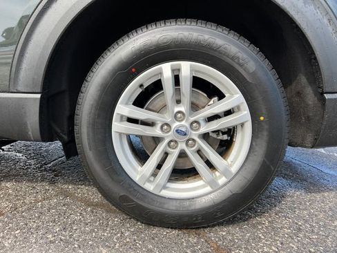 Certified 2022 Ford Explorer XLT w/ Equipment Group 202A image 15