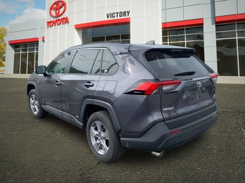 Used 2025 Toyota RAV4 XLE AWD/4WD image 5
