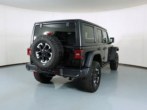 Used 2025 Jeep Wrangler Unlimited Rubicon AWD/4WD image 5
