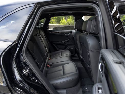 Certified 2022 Porsche Macan S AWD/4WD image 52
