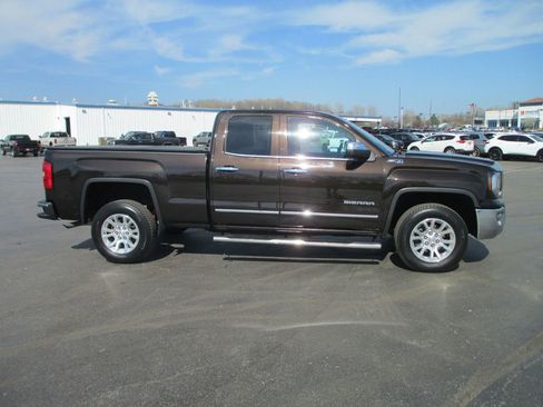 Used 2018 GMC Sierra 1500 SLE w/ SLE Value Package image 2