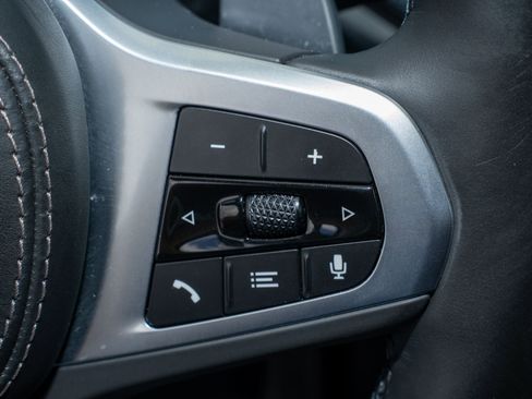 Used 2024 BMW X6 xDrive40i w/ Premium Package image 30