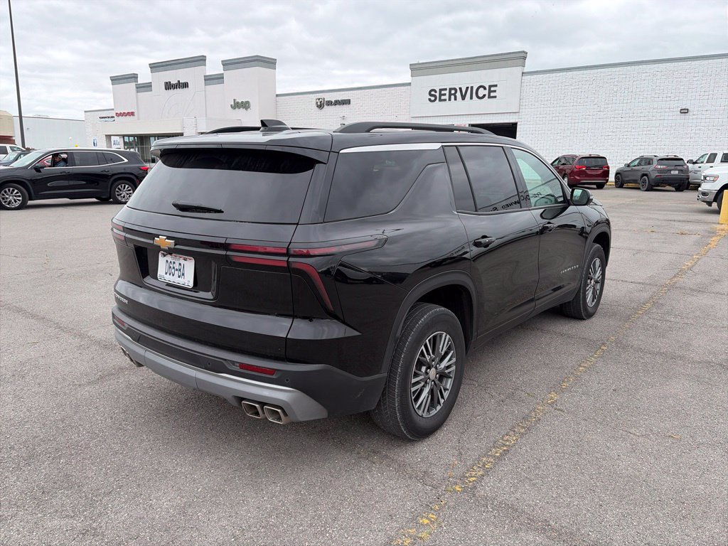 Used 2026 Chevrolet Traverse LT FWD image 6