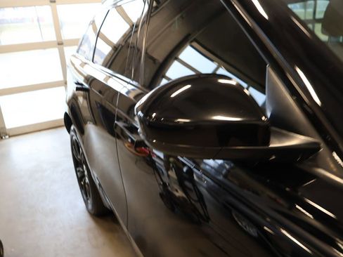 Used 2019 Land Rover Range Rover Velar R-Dynamic SE image 7