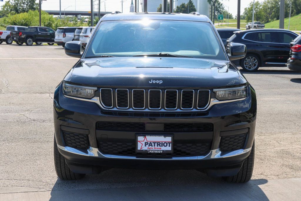 Used 2023 Jeep Grand Cherokee L Laredo AWD/4WD image 2