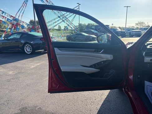 Used 2020 Honda Accord LX image 9