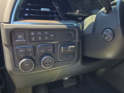Used 2026 Chevrolet Tahoe Premier AWD/4WD image 22