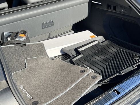 Used 2024 Audi Q8 e-tron Prestige image 22