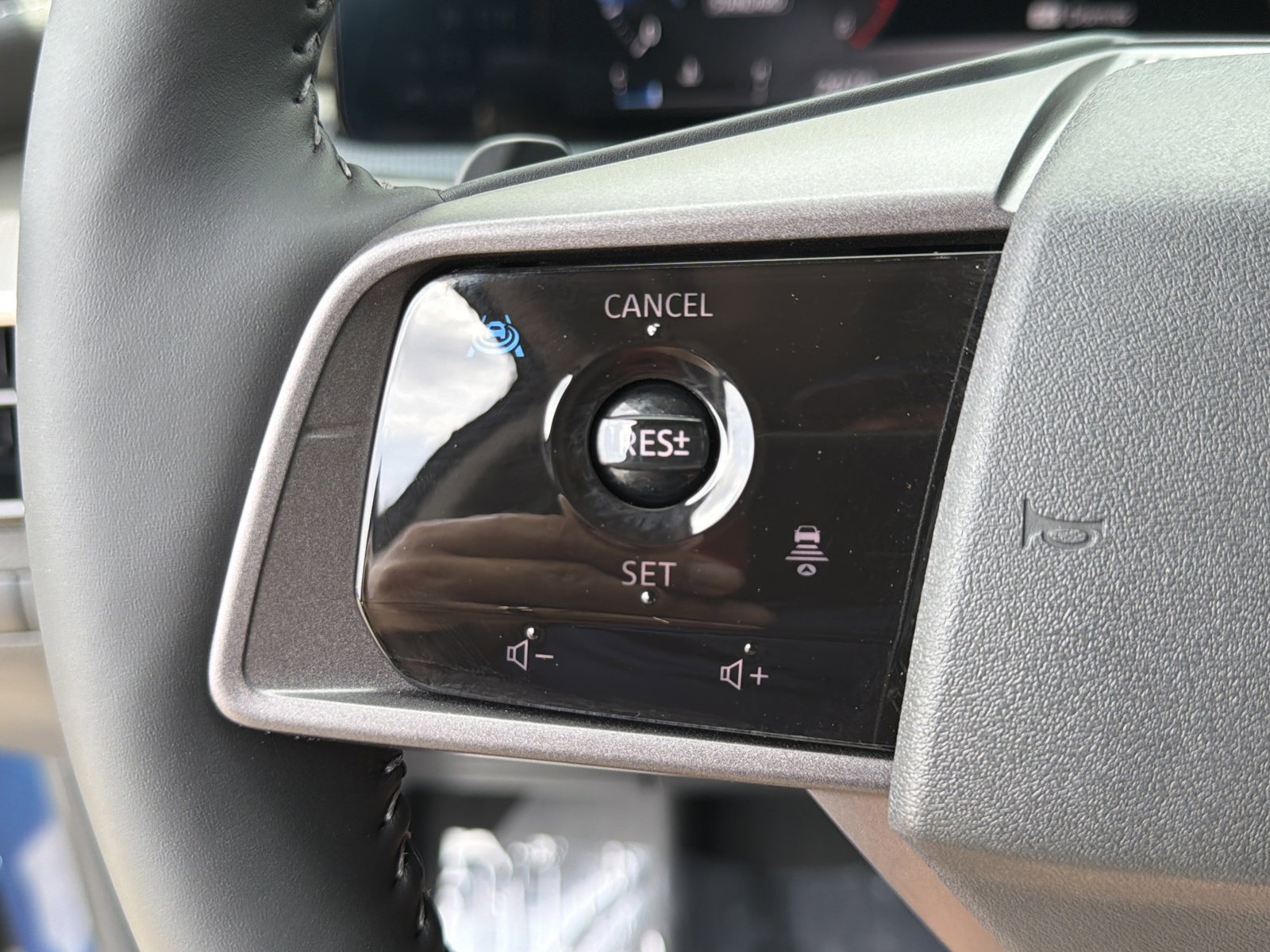 Certified 2025 Nissan Murano SL w/ Cargo Package AWD/4WD image 15