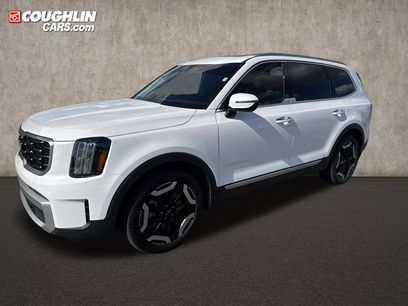 Used 2023 Kia Telluride S w/ S Sunroof Package
