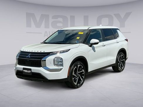 Used 2022 Mitsubishi Outlander ES AWD/4WD image 1