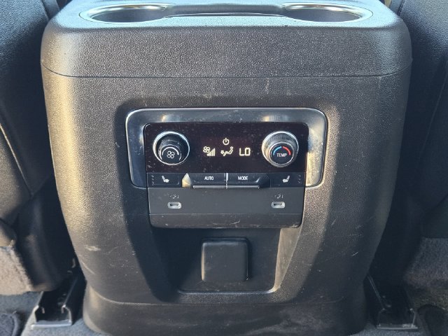 Used 2022 Chevrolet Tahoe Premier RWD image 32
