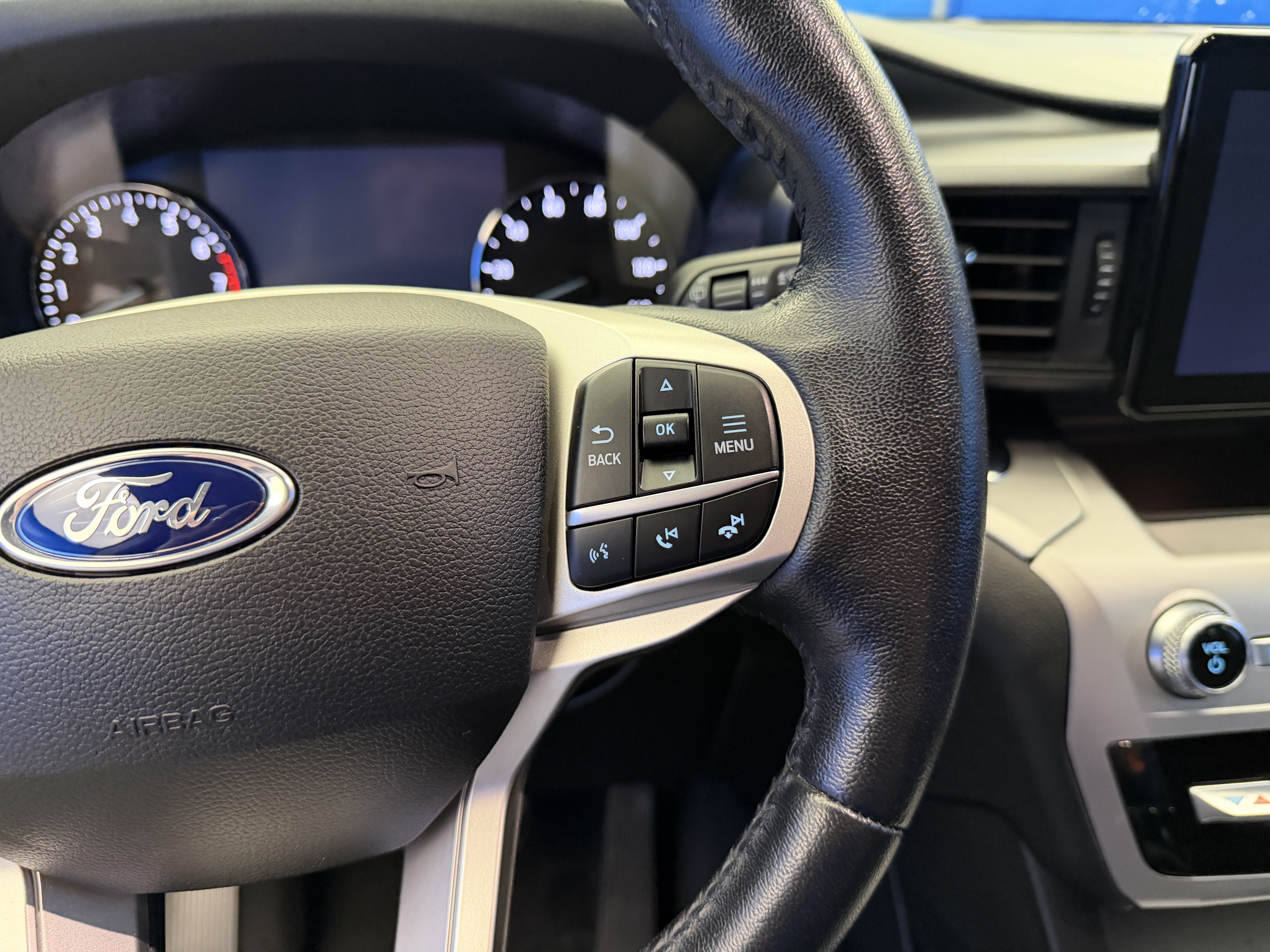 Used 2021 Ford Explorer XLT RWD image 17