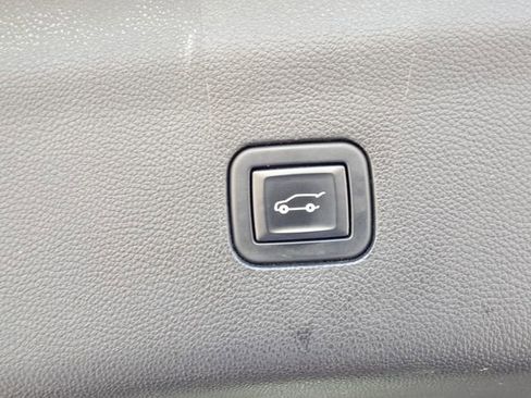 Used 2021 Buick Enclave Essence image 26