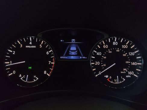 Used 2019 Nissan Pathfinder SL FWD image 23