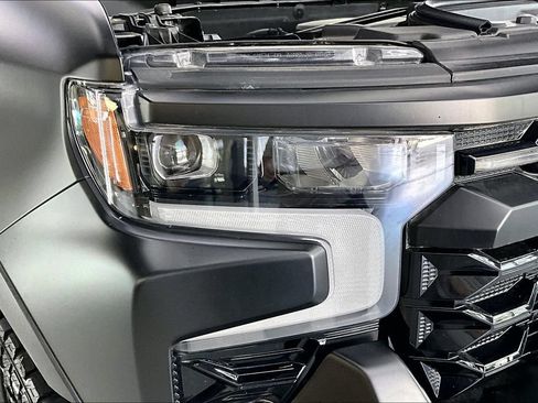 Used 2023 Chevrolet Silverado 1500 ZR2 w/ Technology Package AWD/4WD image 33