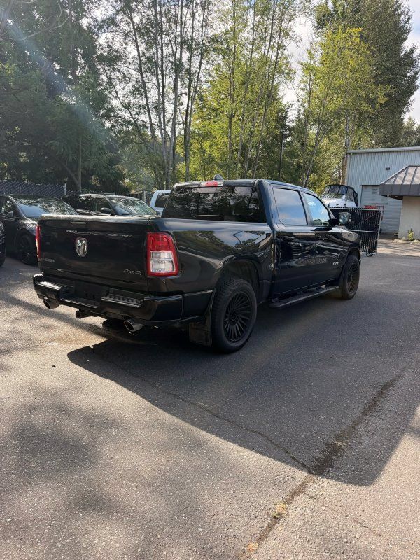Used 2022 RAM 1500 Big Horn AWD/4WD image 3