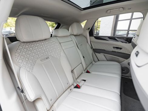 Certified 2023 Bentley Bentayga Speed AWD/4WD image 41