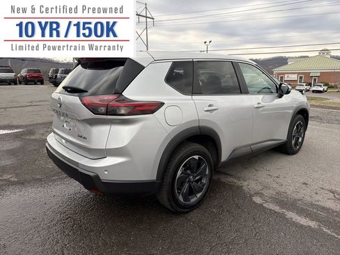 Used 2024 Nissan Rogue SV image 6