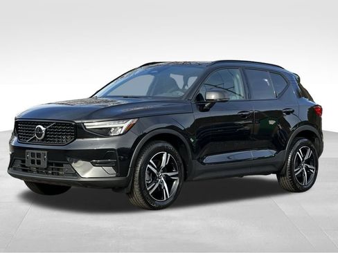Used 2024 Volvo XC40 B5 Core image 8