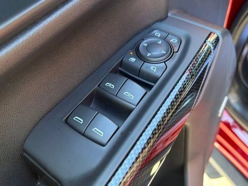Used 2021 GMC Sierra 1500 AT4 w/ AT4 Premium Package AWD/4WD image 13