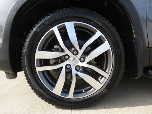 Used 2016 Honda Pilot Touring image 9