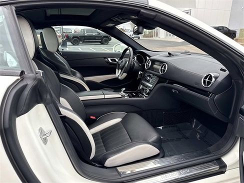 Used 2015 Mercedes-Benz SL 550 image 14