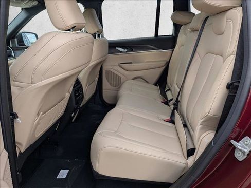 New 2025 Jeep Grand Cherokee Limited image 16