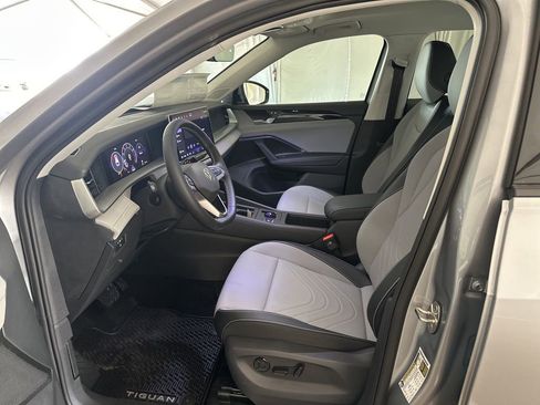 New 2026 Volkswagen Tiguan SE AWD/4WD image 9