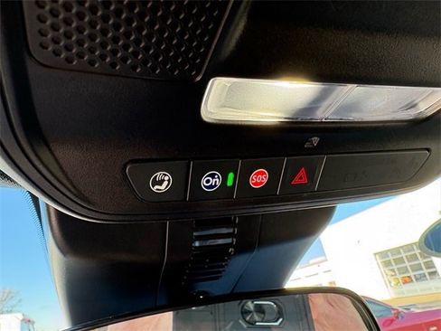 Used 2025 GMC Acadia Elevation image 11