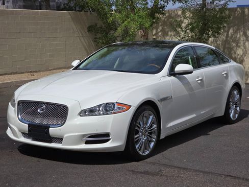 Used 2011 Jaguar XJ L RWD image 6