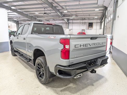 Used 2024 Chevrolet Silverado 1500 LT Trail Boss w/ Convenience Package II AWD/4WD image 5