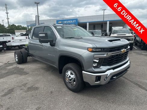 New 2026 Chevrolet Silverado 3500 LT w/ Convenience Package AWD/4WD image 1