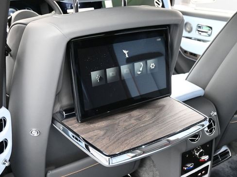 New 2026 Rolls-Royce Cullinan image 27