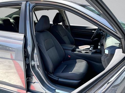 Used 2025 Nissan Altima 2.5 SV w/ SV Special Edition Package FWD image 30