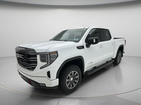 Used 2023 GMC Sierra 1500 AT4 w/ Technology Package AWD/4WD image 3
