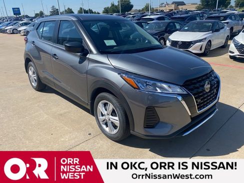 New 2025 Nissan Kicks Play S FWD image 7