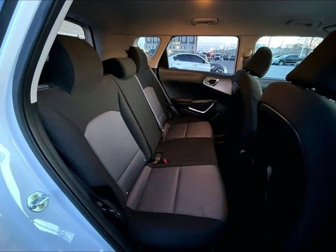Used 2023 Kia Soul LX w/ LX Technology Package image 25