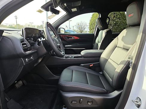 New 2026 Chevrolet Traverse Z71 w/ Enhanced Driving Package AWD/4WD image 9