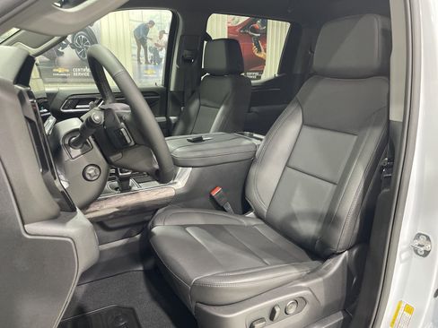 New 2026 Chevrolet Silverado 1500 LTZ w/ Z71 Off-Road Package AWD/4WD image 22