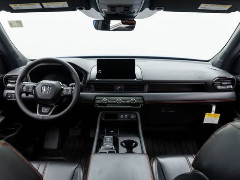 New 2025 Honda Pilot TrailSport image 10