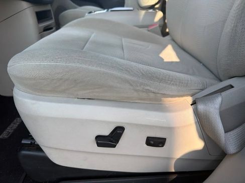 Used 2011 Dodge Grand Caravan Crew FWD image 6