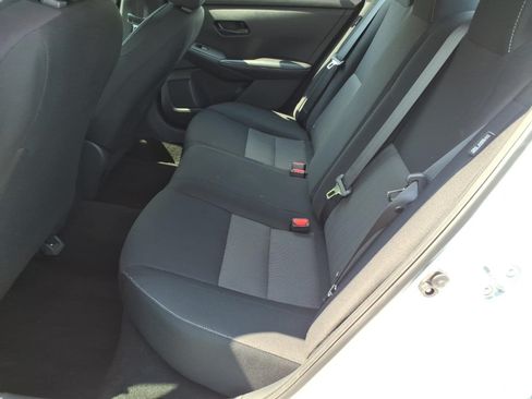 Used 2024 Nissan Sentra SV FWD image 8