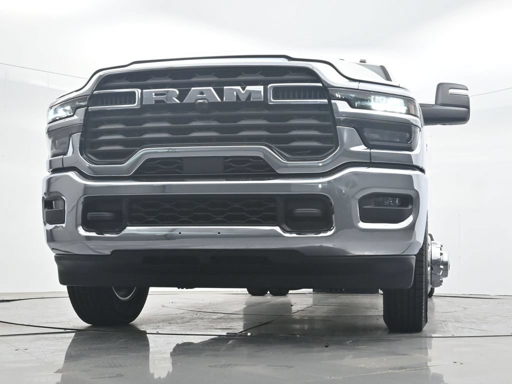 New 2026 RAM 3500 Big Horn AWD/4WD image 34