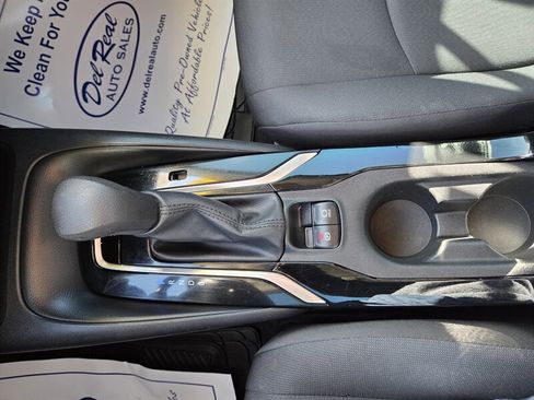 Used 2021 Toyota Corolla LE image 19