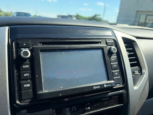 Used 2014 Toyota Tacoma 4x4 Access Cab V6 w/ TRD Sport Package image 35
