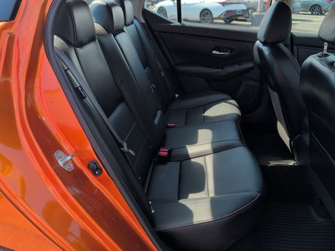 Used 2022 Nissan Sentra SR w/ SR Premium Package FWD image 33