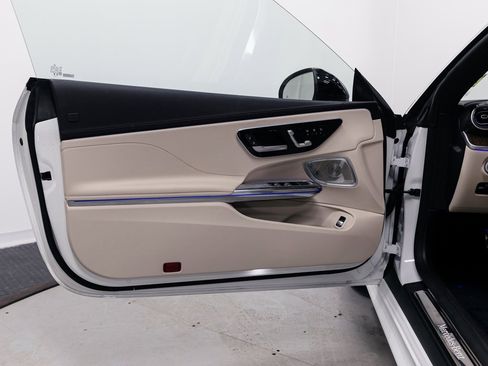 Used 2024 Mercedes-Benz CLE 450 4MATIC Cabriolet image 6