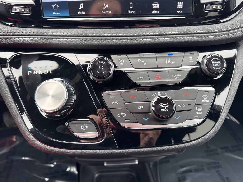New 2026 Chrysler Pacifica Select AWD/4WD image 16